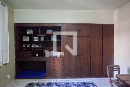 Quarto 2 de casa à venda com 4 quartos, 360m² em Serrano, Belo Horizonte