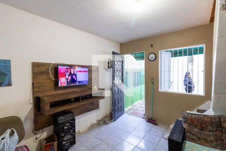 Sala de casa para alugar com 1 quarto, 37m² em Guarujá, Porto Alegre