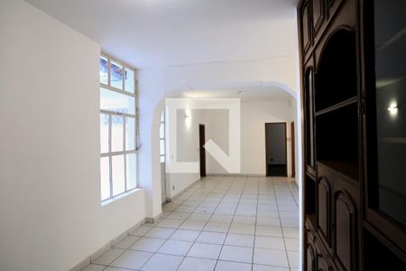 Sala de casa para alugar com 6 quartos, 375m² em Santa Efigênia, Belo Horizonte