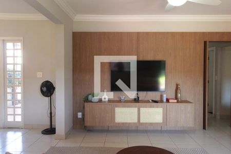 Sala de casa à venda com 2 quartos, 350m² em Serrano, Belo Horizonte