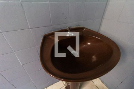 Banheiro de casa para alugar com 1 quarto, 62m² em Vila Nhocuné, São Paulo
