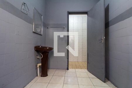 Banheiro de casa para alugar com 1 quarto, 62m² em Vila Nhocuné, São Paulo