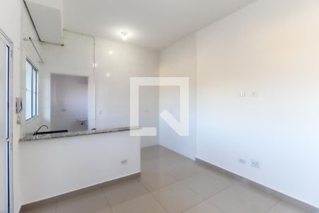 Sala - Cozinha de apartamento para alugar com 1 quarto, 33m² em Parque Paineiras, São Paulo