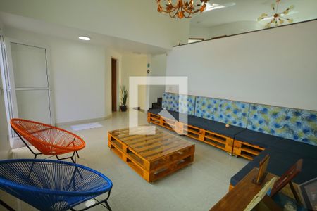 Sala de visita  de casa à venda com 4 quartos, 377m² em Parque dos Passaros, São Bernardo do Campo