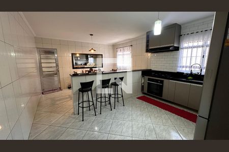 Casa para alugar com 4 quartos, 250m² em Guarapiranga, São Paulo