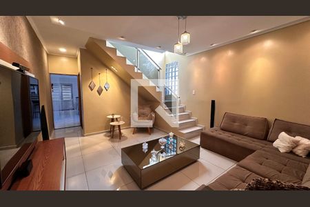 Casa para alugar com 4 quartos, 250m² em Guarapiranga, São Paulo