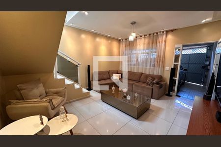 Casa para alugar com 4 quartos, 250m² em Guarapiranga, São Paulo