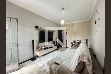 Casa à venda com 3 quartos, 218m² em Mangueiras, Belo Horizonte