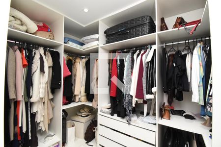 Closet Suíte de casa de condomínio à venda com 3 quartos, 270m² em Campo de Santana, Curitiba