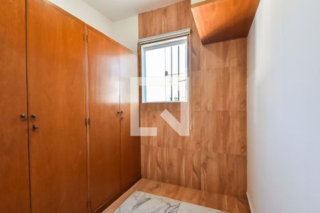 Closet da suíte 1 de casa para alugar com 3 quartos, 150m² em Cambuci, São Paulo