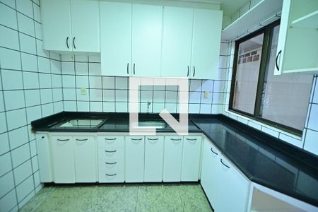 Cozinha de casa de condomínio à venda com 3 quartos, 170m² em Setor Bueno, Goiânia