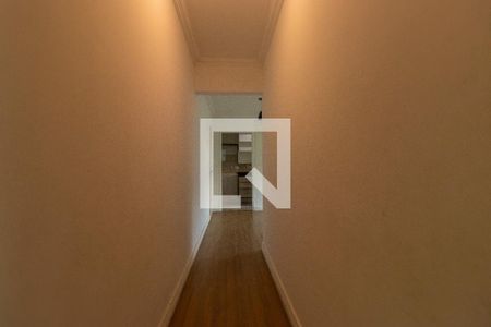 Corredor de apartamento para alugar com 2 quartos, 56m² em Jardim Sabiá, Cotia