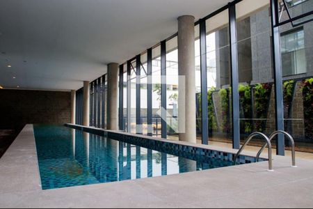 Piscina de apartamento à venda com 2 quartos, 104m² em Vila Olímpia, São Paulo