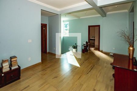 Casa à venda com 4 quartos, 750m² em Trevo, Belo Horizonte