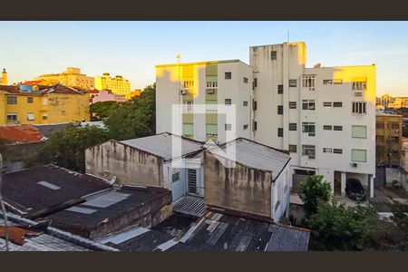 Sala - vista  de apartamento à venda com 2 quartos, 58m² em Centro Histórico, Porto Alegre