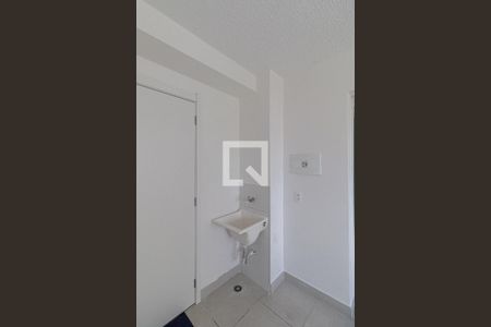 Sala/Cozinha/Área de Serviço  de apartamento para alugar com 2 quartos, 32m² em Vila Nova Curuca, São Paulo