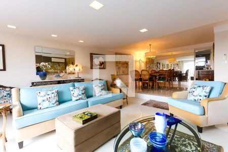 Sala de apartamento à venda com 3 quartos, 211m² em Real Parque, São Paulo