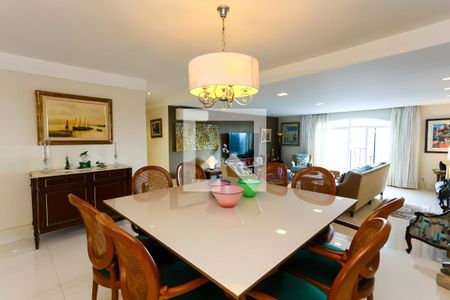Sala de apartamento à venda com 3 quartos, 211m² em Real Parque, São Paulo