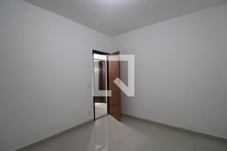Quarto 2 de casa de condomínio para alugar com 3 quartos, 243m² em Taquara, Rio de Janeiro