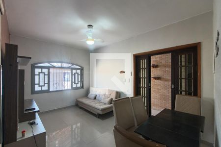 Sala de casa para alugar com 2 quartos, 146m² em Vila Tupi, Praia Grande