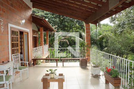 Casa de Condomínio para alugar com 4 quartos, 406m² em Jardim Itatiaia, Cotia