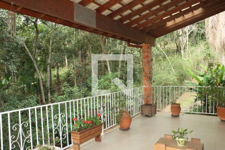 Casa de Condomínio para alugar com 4 quartos, 406m² em Jardim Itatiaia, Cotia