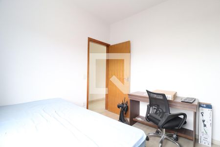 Quarto 1 de casa de condomínio para alugar com 2 quartos, 70m² em Jardim Ipanema, Uberlândia