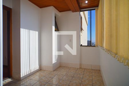 Varanda  de apartamento para alugar com 4 quartos, 214m² em Passo D’areia, Porto Alegre