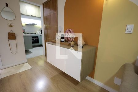 Sala de apartamento à venda com 2 quartos, 48m² em Vila Tibiriçá, Santo André