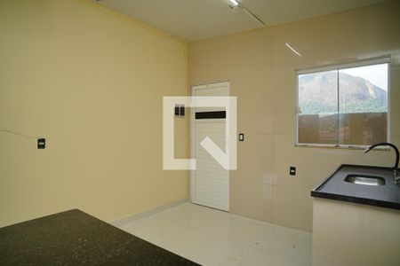 Cozinha de casa para alugar com 2 quartos, 62m² em Parque Bosque Fundo, Maricá