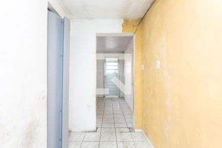 Corredor  de casa para alugar com 2 quartos, 48m² em Jardim Cleide, São Paulo