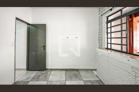 Quarto 1 de casa para alugar com 2 quartos, 46m² em Parque Sabara, São Paulo