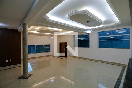 Sala de casa para alugar com 3 quartos, 250m² em Vila Paulicea, Mogi das Cruzes