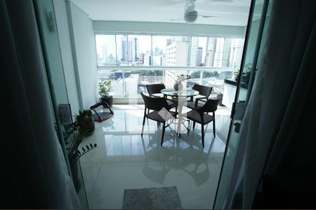 Apartamento para alugar com 3 quartos, 139m² em Setor Bueno, Goiânia