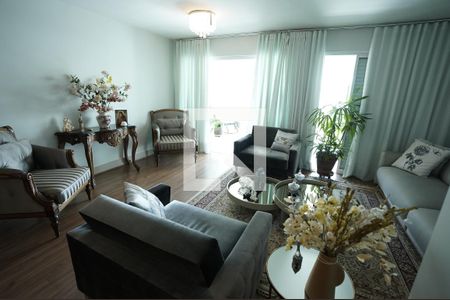 Apartamento para alugar com 3 quartos, 139m² em Setor Bueno, Goiânia