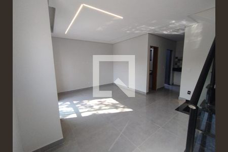 Casa à venda com 3 quartos, 130m² em Parque Jaçatuba, Santo André