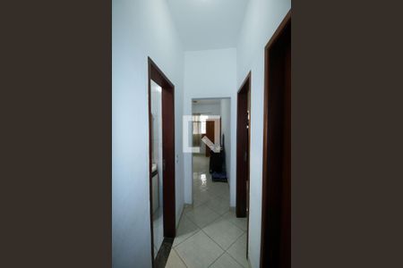 Sala - Corredor de casa à venda com 4 quartos, 197m² em Olaria, Rio de Janeiro