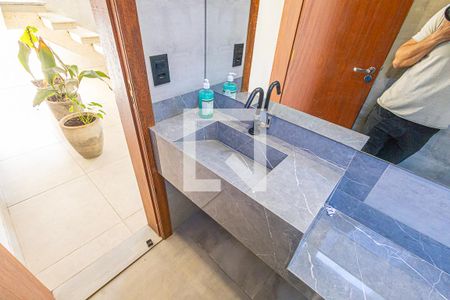 lavabo de casa para alugar com 4 quartos, 280m² em Ouro Preto, Belo Horizonte