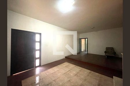 Casa à venda com 3 quartos, 283m² em Cristo Rei, São Leopoldo