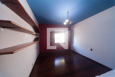 quarto 2 de casa de condomínio para alugar com 3 quartos, 220m² em Vila D’el Rey, Nova Lima