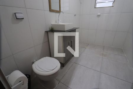 Banheiro de casa para alugar com 1 quarto, 151m² em Jardim Santa Adelia, São Paulo