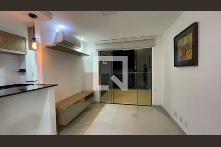 Sala de apartamento à venda com 1 quarto, 41m² em Jardim Guanabara, Rio de Janeiro