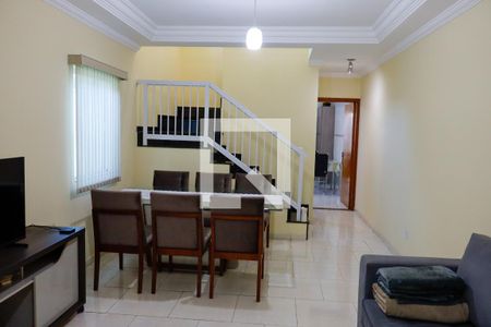 sala de casa à venda com 3 quartos, 153m² em Padroeira, Osasco