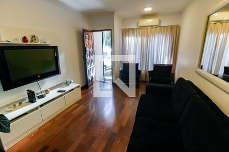 Sala de casa de condomínio à venda com 2 quartos, 110m² em Vila Pirajussara, São Paulo
