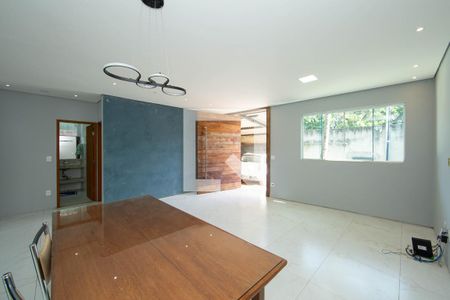 SALA de casa para alugar com 3 quartos, 120m² em Havaí, Belo Horizonte