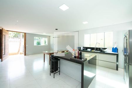 SALA de casa para alugar com 3 quartos, 120m² em Havaí, Belo Horizonte