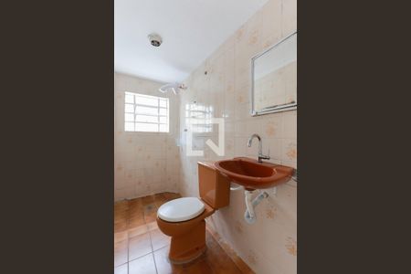 Banheiro de casa para alugar com 1 quarto, 58m² em Vila Baruel, São Paulo