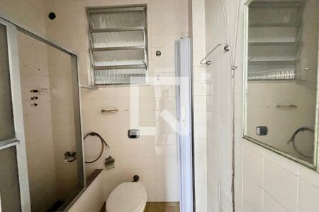 Banheiro  de apartamento à venda com 1 quarto, 37m² em Copacabana, Rio de Janeiro