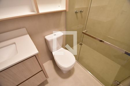 Banheiro Suíte de casa de condomínio para alugar com 3 quartos, 150m² em Parque dos Jacarandás, Campinas