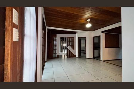 Sala de casa à venda com 4 quartos, 200m² em Jacarepaguá, Rio de Janeiro